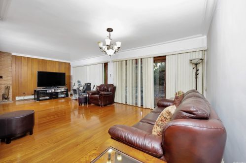 613 Caledonia Rd, Huntington Station NY 11746-5122 exterior