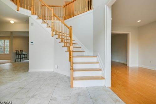 26 Pine Ln, Springfield NJ  07081-4210 exterior