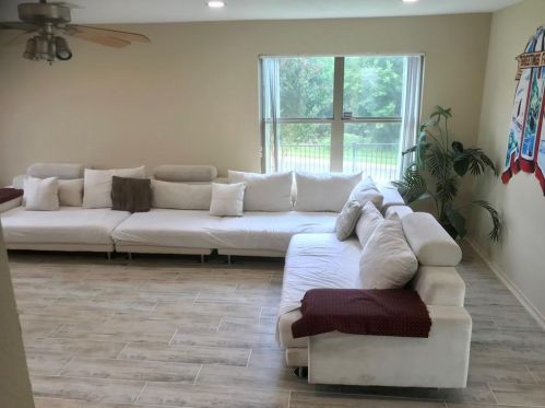 5708 Apple Orchard Ln, Austin TX  78744-3116 exterior