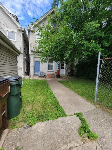 2023 Greenup St, Covington, KY 41014-1252