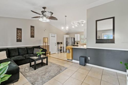 2878 Kraft Dr, Deltona, FL 32738-9154