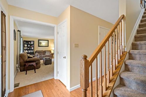 198 Glenn St, Pittsburgh, PA 15205-2548