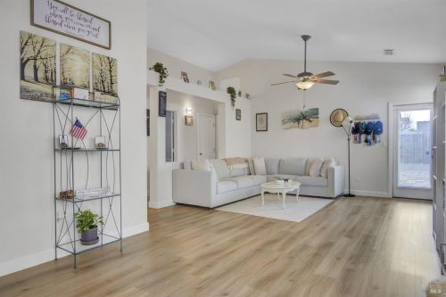 885 Turquoise St, Vacaville CA  95687-7810 exterior