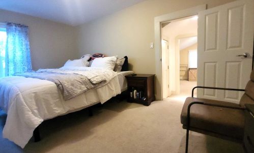 22 Ml Ave, Middletown NY  10940-5220 exterior