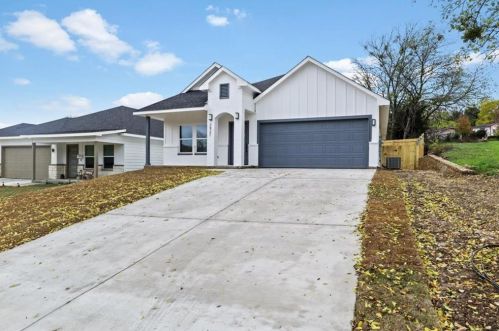 2921 19th St, Fort Worth, TX 76106-4808
