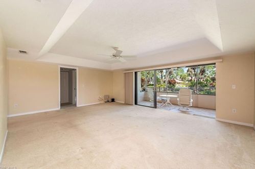 3207 Horse Carriage Way, Naples, FL 34105-2822