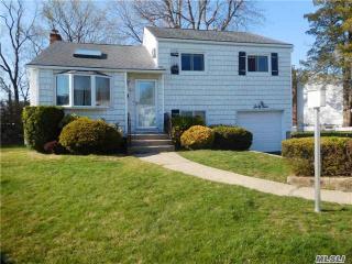63 Briarwood Ln, Hicksville, NY 11803-6329