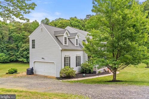 17737 Jackson Pines Ln, Brandy, VA 22714-1732