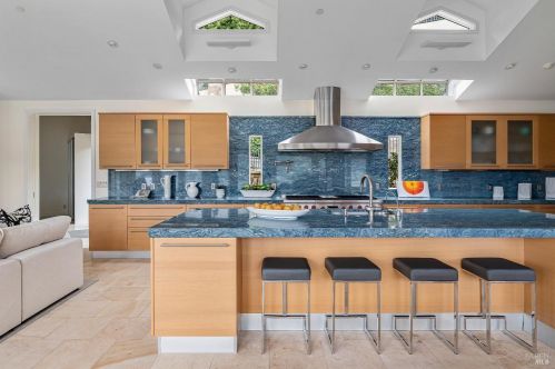 333 Belvedere Ave, Tiburon CA 94920-2429 exterior