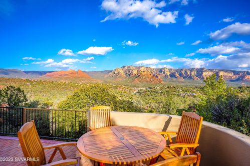 215 Calle Francesca, Sedona AZ 86336-4761 exterior