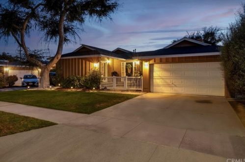 1815 Nipomo Ave, Long Beach, CA 90815-3643