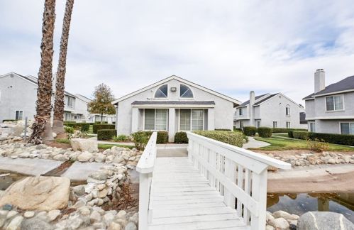 194 Walnut Ave, Rialto CA  92376-3449 exterior