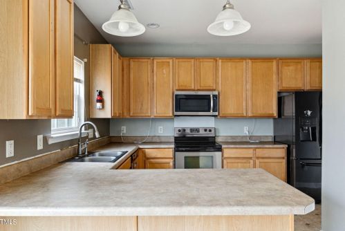 201 Willow Ridge Dr, Sanford NC  27332-8147 exterior