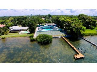 220 81st St, Bradenton, FL 34209-2154