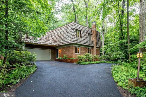 2403 Red Maple Ln, Herndon, VA 20191-3007