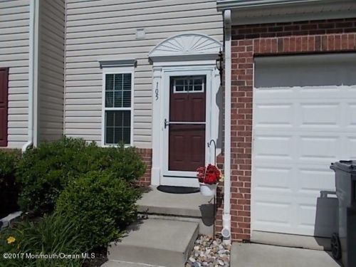 105 Joyce Ct, Bricktown, NJ 08724-7194