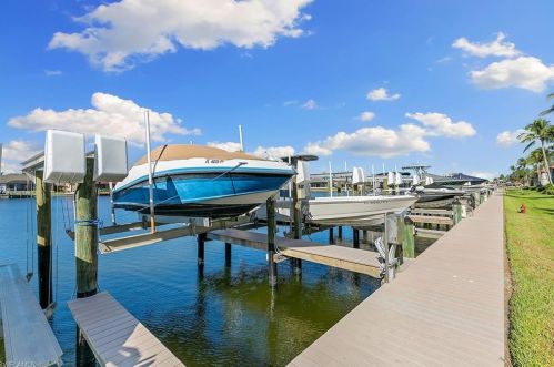 215 Waterside Cir, Marco Island, FL 34145-3587