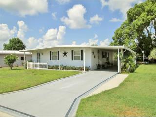 1331 Nassau Cir, Tavares, FL 32778-2526