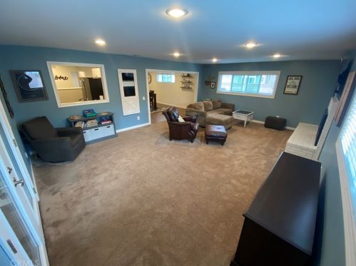10402 Whirlaway St, Cypress CA  90630-4466 exterior