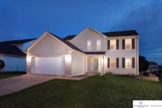 16127 R St, Omaha, NE 68135-2915