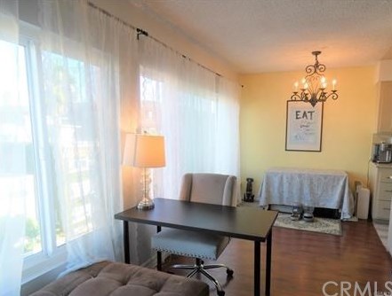 335 Cedar Ave, Long Beach CA  90802-2872 exterior