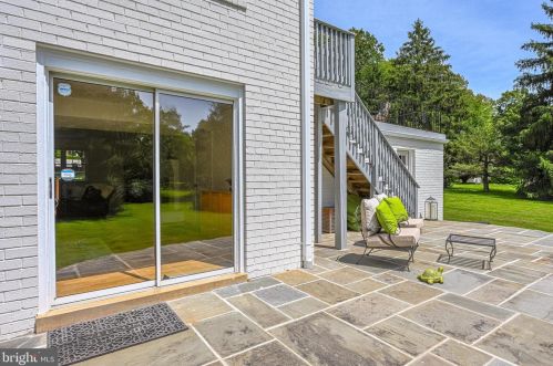 328 River Bend Rd, Great Falls VA  22066-4140 exterior