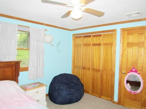 132 Turnbull Rd, New Hartford CT  06057-4136 exterior