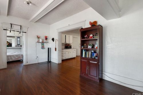 525 19th St, Long Beach, CA 90806-5503