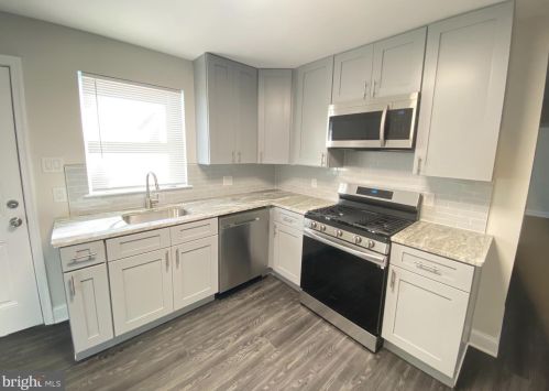 6 Marshall Ave, Berlin Boro, NJ 08009-1631