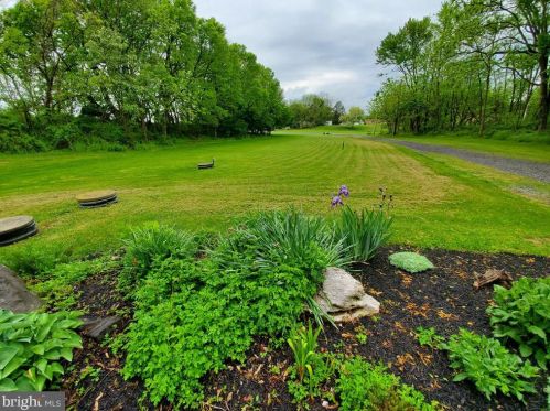 17 Hickorytown Rd, Carlisle, PA 17015-9724