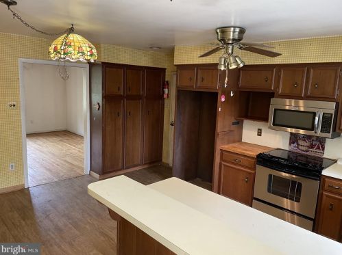 1215 Stratford Ave, Melrose Park PA  19027-3030 exterior