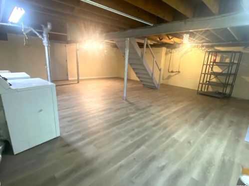 258 Steamboat Rd, Great Neck NY  11024-1634 exterior