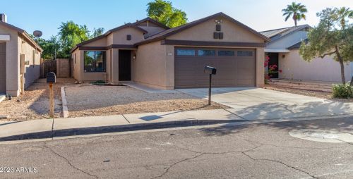 8611 College Dr, Phoenix, AZ 85037-1226