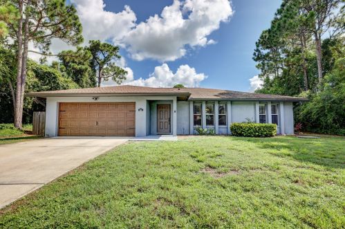 949 Montrose Ave, Fort Pierce, FL 34983-4690