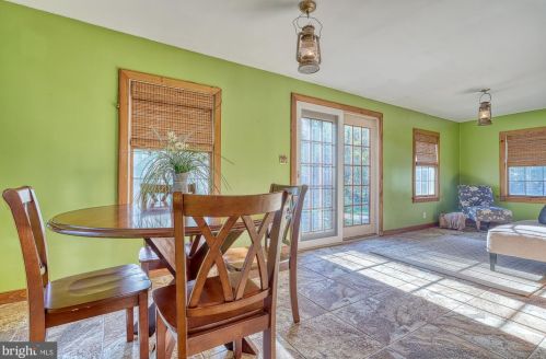 7455 Hillside Dr, Spring Grove PA  17362-8555 exterior