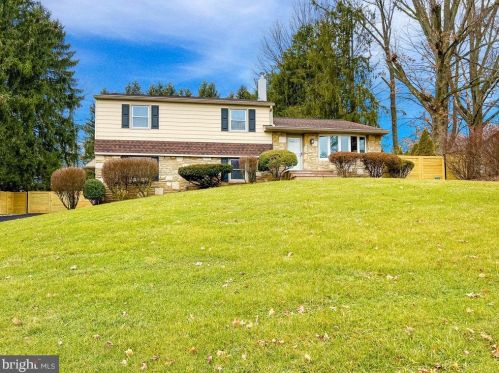 86 Fairhill Dr, Southampton, PA 18966-1308