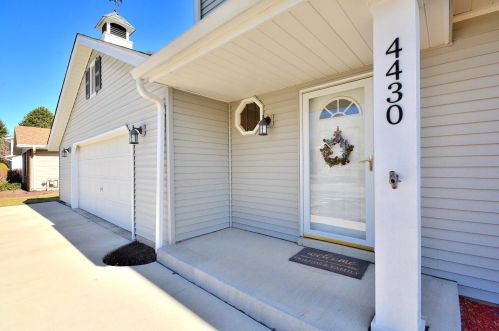 4430 Rachel Ln, Waukesha, WI 53151-6728