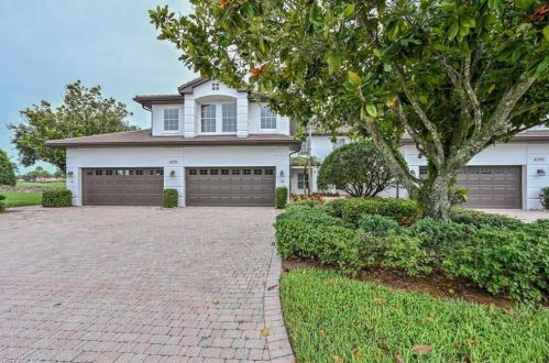 4395 Dover Ct, Naples, FL 34105-6633