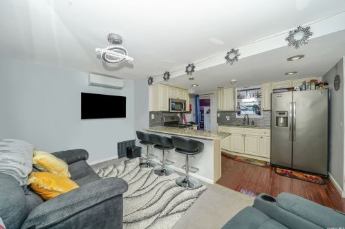 24 Biltmore Ave, Floral Park, NY 11003-1511