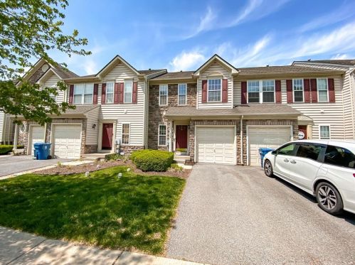 117 Knollwood Dr, Easton, PA 18042-7117
