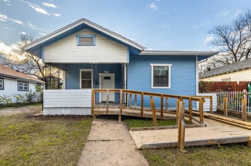 2016 May St, Fort Worth TX  76110-2144 exterior