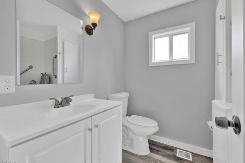 31 Enchanting Blvd, Naples FL  34112-6243 exterior