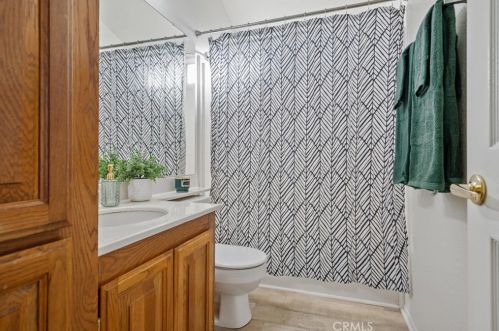 20077 Summit View Ct, Santa Clarita CA  91351-5709 exterior