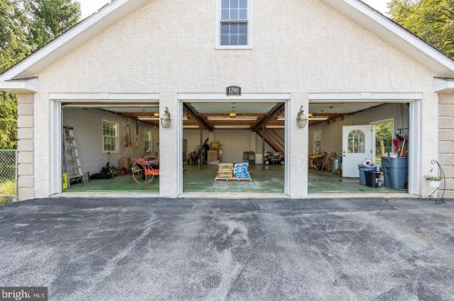 1700 Morgan Ln, Collegeville PA  19426-2859 exterior