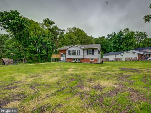 8813 Lagrange St, Lorton VA 22079-1643 exterior