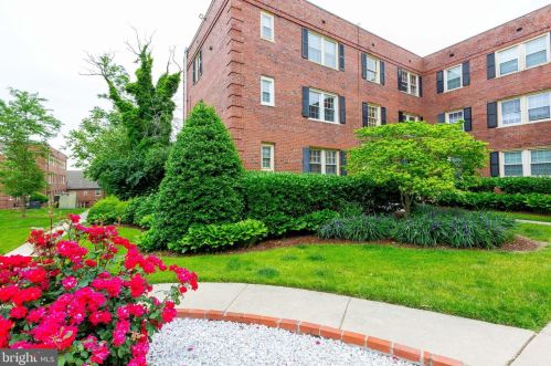 2139 Suitland Ter, Washington, DC 20020-1121