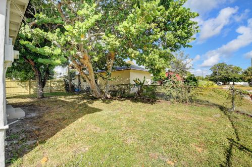 423 5th Ave, Delray Beach FL  33483-5632 exterior