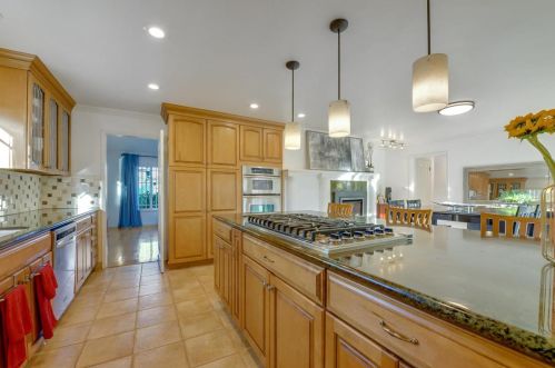 1640 Kentfield Ave, Redwood City CA  94061-2706 exterior