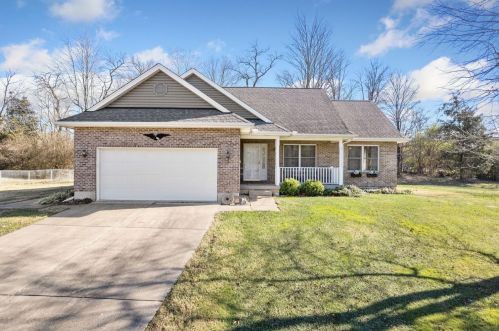 3860 Debby Carol Dr, Cincinnati, OH 45245-2611