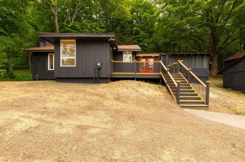 620 Hunns Lake Rd, Stanfordville, NY 12581-5507
